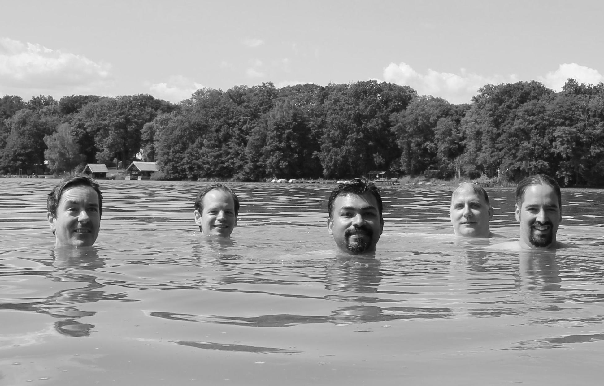 Slint team swimming